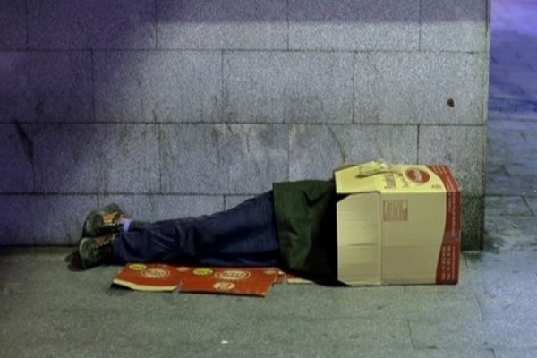 تلاش می‌کنیم هیچ بی‌خانمانی در سرما نماند