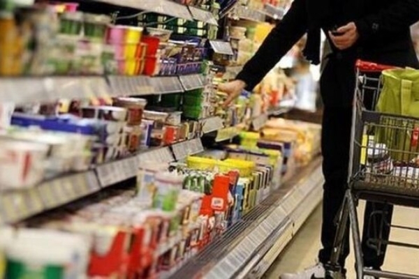 آخرین وضعیت قیمتی کالاهای اساسی/ کالاها با قیمت مناسب در نمایشگاه‌ها عرضه می‌شود