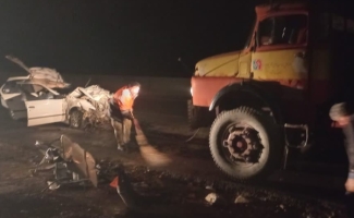 تصادف مرگبار سمند با تریلر در محور حبیب‌وند /۳ کشته در پی داشت