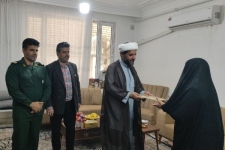 دیدار مسئولان با خانواده شهدا در سرپل‌ذهاب