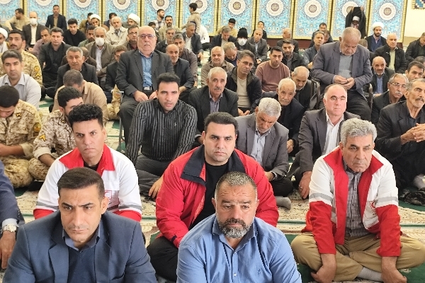 آیین برگزاری نماز جمعه سرپل ذهاب به روایت تصویر