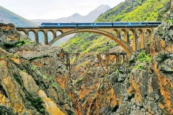 این قطار شما را از تهران به جشنواره اقوام ایران می‌برد