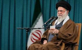 رهبر انقلاب: کمبودهایی داریم اما کشور در حال پیشرفت است