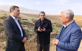 بازدید فرماندار سرپل‌ذهاب از پروژه آسفالت روستای برخ و باران