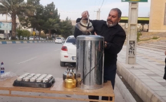 گزارش تصویری ؛ چایخانه صلواتی در جوار حرم مطهر احمد بن اسحاق (ره) سرپلذهاب