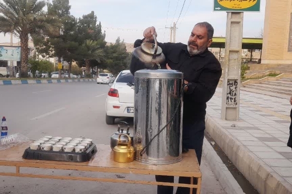 گزارش تصویری ؛ چایخانه صلواتی در جوار حرم مطهر احمد بن اسحاق (ره) سرپلذهاب
