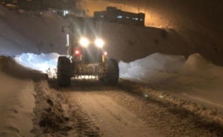 مسدود شدن محور سرپل ذهاب به دالاهو به دلیل بارش شدید برف و کولاک