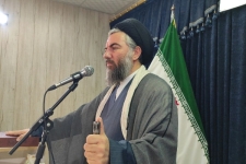 مؤمن با فراست در فضای مجازی و زندگی شخصی هوشیار است؛ ادامه راه ولایت با اتحاد و خدمت به مردم وظیفه‌ای همگانی است