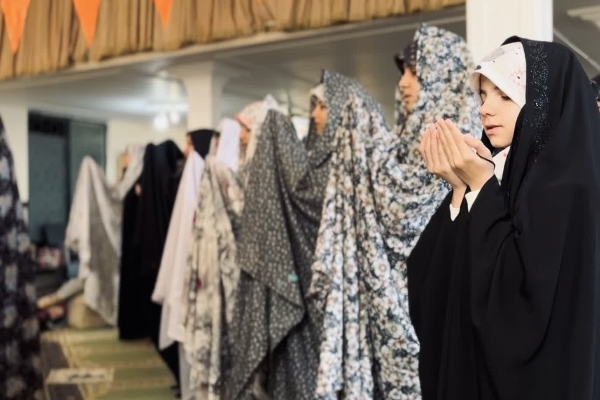 عطر دعا در دل‌های نوجوانان؛ اعتکاف دانش‌آموزی دخترانه در مسجد حضرت ابوالفضل(ع) سرپل‌ذهاب