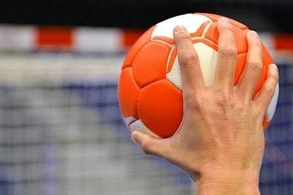 داوری هندبال نیازمند دانش، تعهد و انضباط است