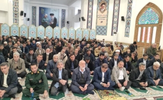 آیین برگزاری نماز جمعه سرپل ذهاب به روایت تصویر