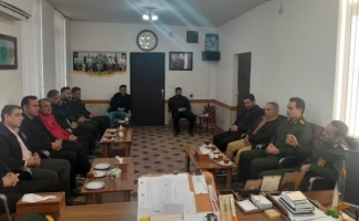 بمناسبت اعیاد پربرکت شعبانیه و سالروز میلاد حضرت اباعبدالله الحسین(ع) و همزمان با گرامیداشت روز پاسدار، دیداری صمیمانه میان رئیس ادارهٔ ورزش و جوانان، جمعی از مسئولان هیئت‌های ورزشی شهرستان مریوان و فرماندهی سپاه ناحیهٔ این شهرستان برگزار شد.