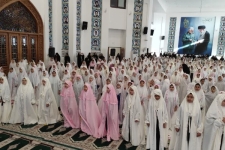 جشن بزرگ تکلیف ۴۵۰ دانش‌آموز سرپل‌ذهابی در جوار حرم مطهر