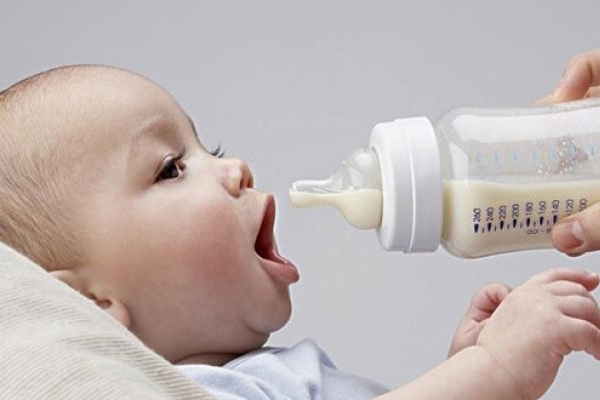 اهدای روزانه 9 هزار سی‌سی شیر در کرمانشاه