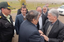 دکتر صالحی وزیر فرهنگ و ارشاد به همراه دکتر حبیبی استاندار کرمانشاه با استقبال دکتر فتح الله حسینی نماینده مردم در مجلس شورای اسلامی و مهندس رحیمی فرماندار سرپل‌ذهاب بهمراه جمعی از اعضای شورای تأمین ،  وارد شهرستان شدند