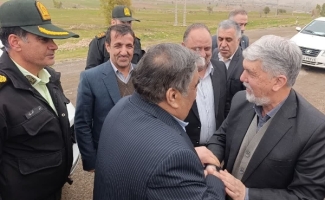 دکتر صالحی وزیر فرهنگ و ارشاد به همراه دکتر حبیبی استاندار کرمانشاه با استقبال دکتر فتح الله حسینی نماینده مردم در مجلس شورای اسلامی و مهندس رحیمی فرماندار سرپل‌ذهاب بهمراه جمعی از اعضای شورای تأمین ،  وارد شهرستان شدند