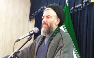 جوانان پیشتاز دفاع از کشورند و دشمن از ایمان نسل امروز آسیب می‌بیند