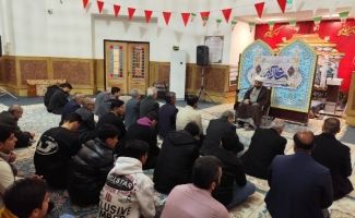 به مناسبت میلاد باسعادت حضرت علی‌اکبر علیه‌السلام و روز جوان، مراسم جشنی با حضور جمعی از جوانان، خانواده‌ها و خادمان فرهنگی در جوار حرم مطهر احمد بن اسحاق(ره) در سرپل‌ذهاب برگزار شد