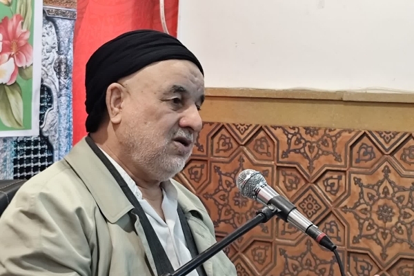 امام جمعه اهل سنت سرپل ذهاب بر وحدت ملی و وفاداری ملت ایران به آرمان‌های انقلاب اسلامی تأکید کرد