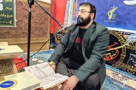 محفل انس با قرآن در حرم مطهر احمد بن اسحاق(ره) سرپل‌ذهاب برگزار شد