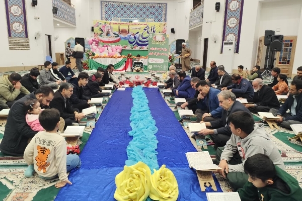 به مناسبت گرامیداشت دهه مبارک فجر و میلاد خجسته حضرت ولی‌عصر(عج)، محفل باشکوه انس با قرآن با حضور قاریان برجسته شهرستان و جمعی از محبان اهل‌بیت(ع) در جوار حرم مطهر احمد بن اسحاق(ره) در سرپل‌ذهاب برگزار شد.