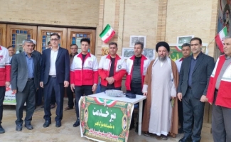 برپایی میز خدمت دستگاه‌های اجرایی در حاشیه نماز جمعه سرپل‌ذهاب