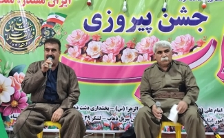 پشت‌تنگ ذهاب در جشن انقلاب غرق نور و شور شد