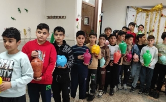 دانش‌آموزان مدرسه بهار با قلک‌های مهربانی به استقبال ماه رمضان رفتند