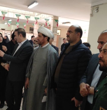 برپایی نمایشگاه آثار هنری و کتاب با موضوع «وطن و انقلاب» در سرپل‌ذهاب