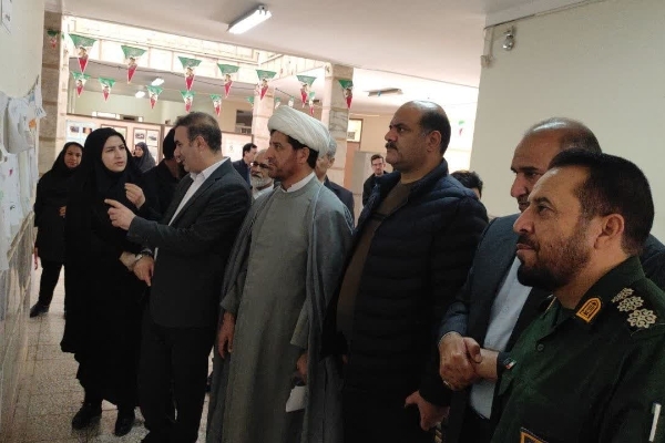 برپایی نمایشگاه آثار هنری و کتاب با موضوع «وطن و انقلاب» در سرپل‌ذهاب