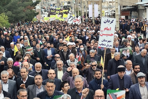 مردم «مشهدِ مظلومانِ فاتح» سرپل‌ذهاب در یوم‌الله ۲۲ بهمن حماسه‌ساز شدند