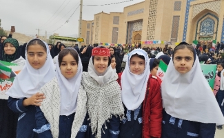 مشق پایداری و مقاومت کودکان در چهل و هفتمین فجر انقلاب اسلامی در سرپل‌ذهاب