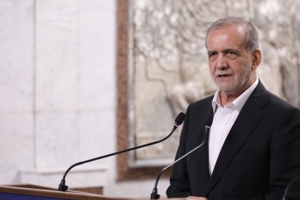 پزشکیان: حضور نیروی انتظامی در صحنه‌، موجب آرامش خاطر مردم است