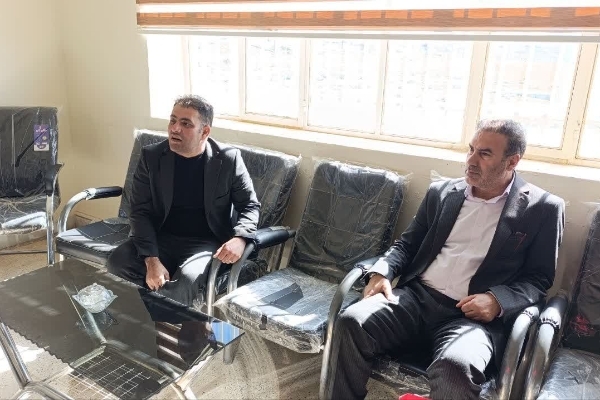 بازدید فرماندار سرپل ذهاب از روند ثبت‌نام داوطلبان در بخشداری های قلعه شاهین و دشت ذهاب