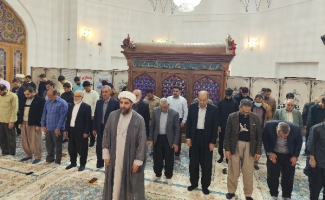 اقامه نماز جماعت مغرب و عشا در سومین روز ماه مبارک رمضان