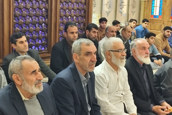 اقامه نماز جماعت مغرب و عشا در چهارمین روز ماه مبارک رمضان