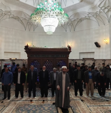 اقامه نماز جماعت مغرب و عشا در پنجمین روز ماه مبارک رمضان