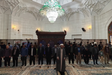 اقامه نماز جماعت مغرب و عشا در پنجمین روز ماه مبارک رمضان