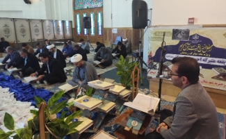 در هشتمین روز از ماه مبارک رمضان، محفل نورانی انس با قرآن کریم در جوار حرم مطهر احمد بن اسحاق شهرستان سرپل‌ذهاب برگزار شد.