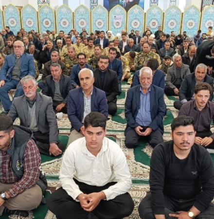 صفوف به‌هم‌پیوسته و باشکوه نمازگزاران سرپل ذهاب در ماه مبارک رمضان ، جلوه‌ای از وحدت و معنویت را رقم زد.