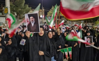 اجتماع گسترده مردم ولایتمدار شهرستان سرپل‌ذهاب در جوار حرم مطهر احمد بن اسحاق(ره)  🏴 هم