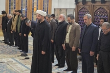 اقامه نماز جماعت مغرب و عشا در بیستمین روز ماه مبارک رمضان