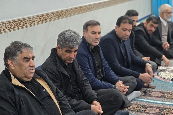 دیدار مسئولان با خانواده شهید سجاد شهبازی در سرپل‌ذهاب