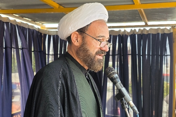 وحدت ملت ایران و تبعیت از ولایت فقیه، رمز شکست توطئه‌های دشمنان است