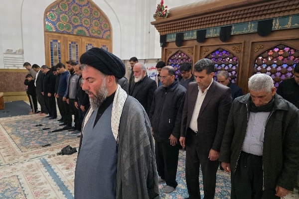 اقامه نماز جماعت مغرب و عشا در بیست‌وچهارمین روز ماه مبارک رمضان