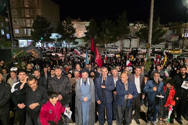 اجتماع مردم ولایت‌مدار سرپل‌ذهاب در جوار حرم مطهر احمد بن اسحاق(ره)