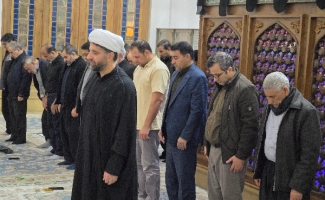 اقامه نماز جماعت مغرب و عشا در بیست‌ و پنجمین روز ماه مبارک رمضان