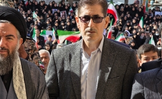 حضور شبانه مردم در خیابان‌های سرپل‌ذهاب پیام روشن دفاع ، اقتدار و پشتیبانی از نظام است