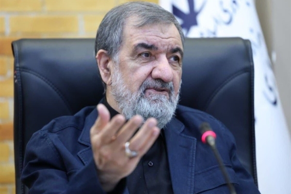 رضایی: ایران جایی نیست که با توییت و طرح‌های خیالی محاصره شود