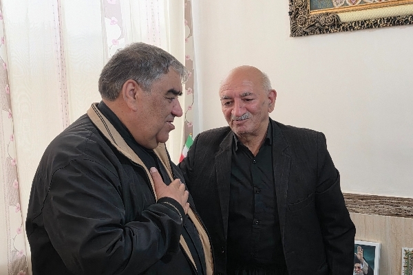 تجلیل رئیس فراکسیون ایثارگران مجلس از دو خانواده شهید؛ تأکید بر تداوم راه ایثار و مقاومت